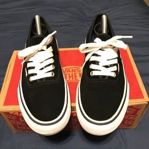 vans authentic pro suede black